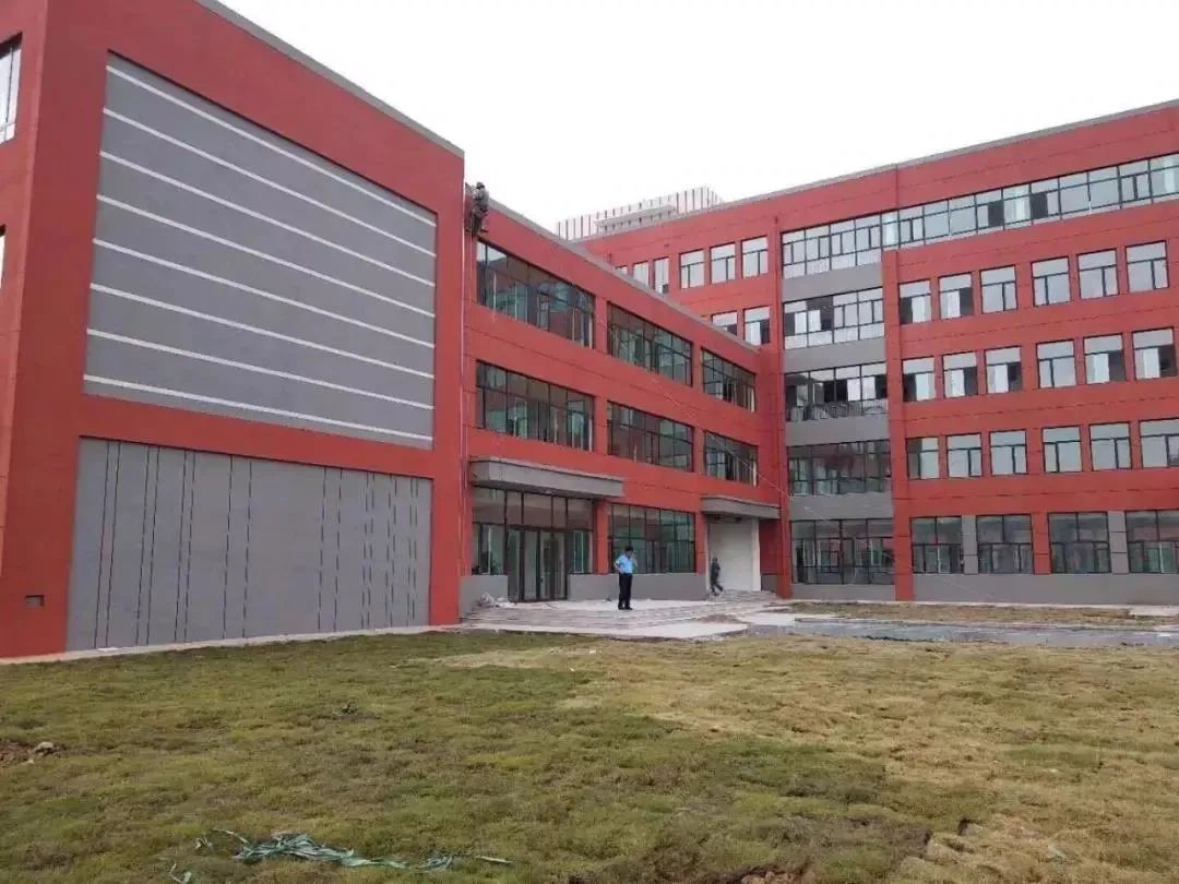 央视报道:装配式轻钢结构都可以建学校了!(图6) 睿婕轻钢别墅