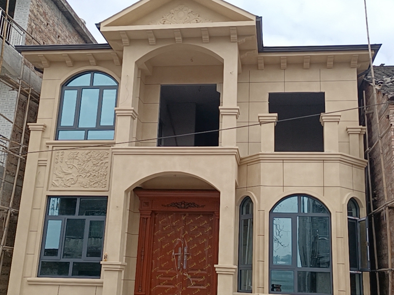 轻钢房屋的门窗材料和设计如何选择？